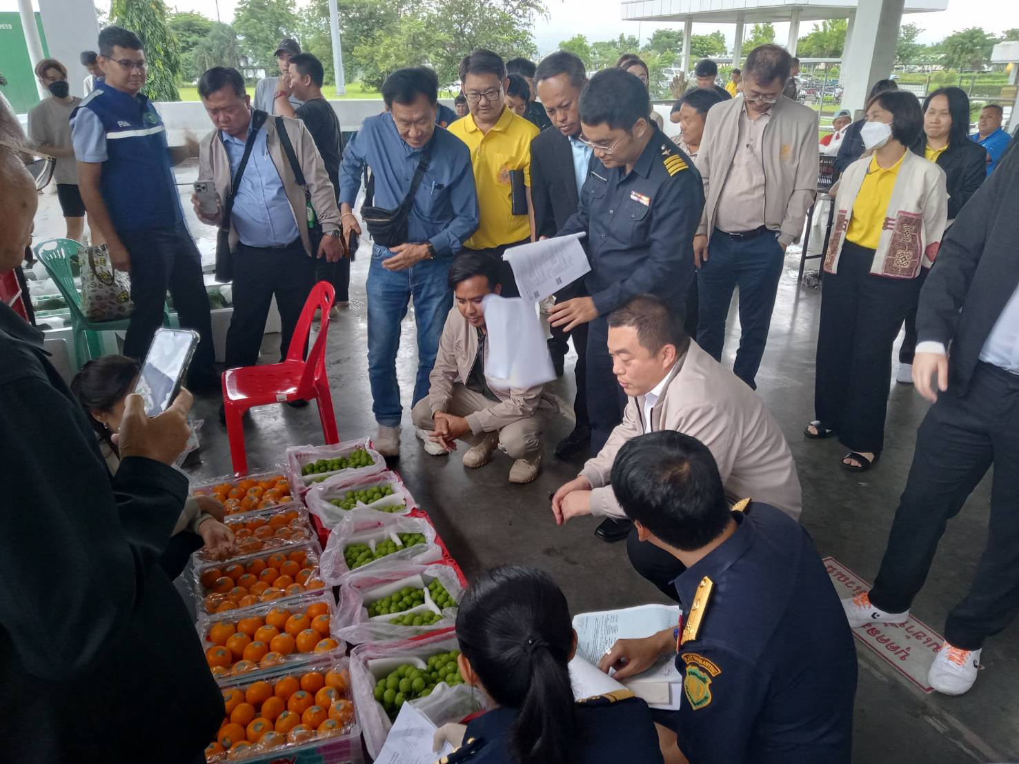  เจ้าหน้าที่ศูนย์บริหารจัดการด่านตรวจประมงเขต 1 (เชียงราย) ร่วมให้การต้อนรับคณะกรรมาธิการการเกษตรและสหกรณ์ สภาผู้แทนราษฎร ณ ด่านสะพานมิตรภาพไทย - ลาว แห่งที่ 4 (เชียงของ - ห้วยทราย)