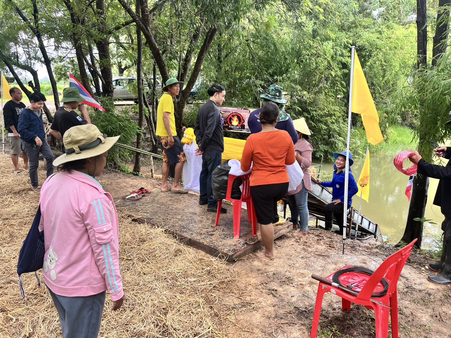 จัดเตรียมสถานที่ปล่อยสัตว์น้ำเฉลิมพระเกียรติ