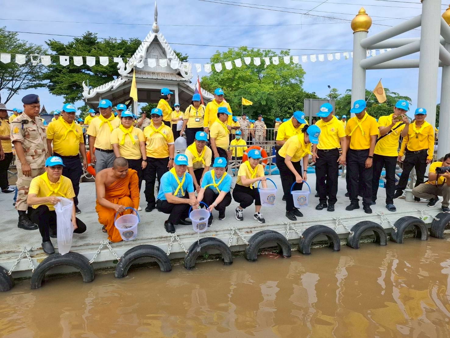 (อ.บางกรวย) กิจกรรมจิตอาสาพัฒนาและปล่อยพันธุ์สัตว์น้ำ เนื่องในโอกาสวันเฉลิมพระชนมพรรษาสมเด็จพระนางเจ้าสิริกิติ์ พระบรมราชินีนาถ พระบรมราชชนนีพันปีหลวง วันแม่แห่งชาติ 12 สิงหาคม 2568..คลิก