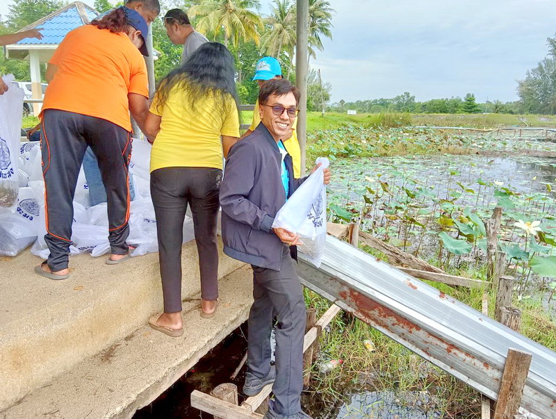 ร่วมปล่อยพันธุ์ปลากินพืช ลงสู่อ่างเก็บน้ำบ้านเสม็ดจวน จังหวัดนครศรีธรรมราช..คลิก