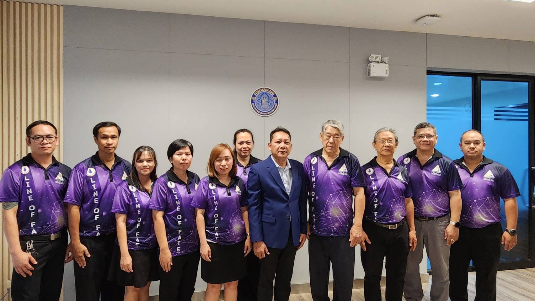 พิธีมอบประกาศนียบัตรให้แก่คณะอาจารย์สมาคมลิขิตบนฝ่ามือ ซึ่งเป็นบุคคลที่อุทิศตนในการสนับสนุนกิจกรรม “ลิขิตบนฝ่ามือ”