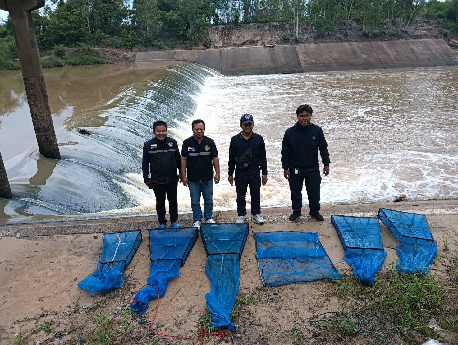 ประมงอำเภอโพนทอง ร่วมกับศูนย์ป้องกันและปราบปรามประมงน้ำจืดกาฬสินธุ์ ดำเนินการออกตรวจติดตาม เฝ้าระวังการทำการประมงผิดกฎหมายในช่วงฤดูน้ำแดง ปี 2568 ณ ฝายกั้นลำน้ำยังบ้านคำสมศรี