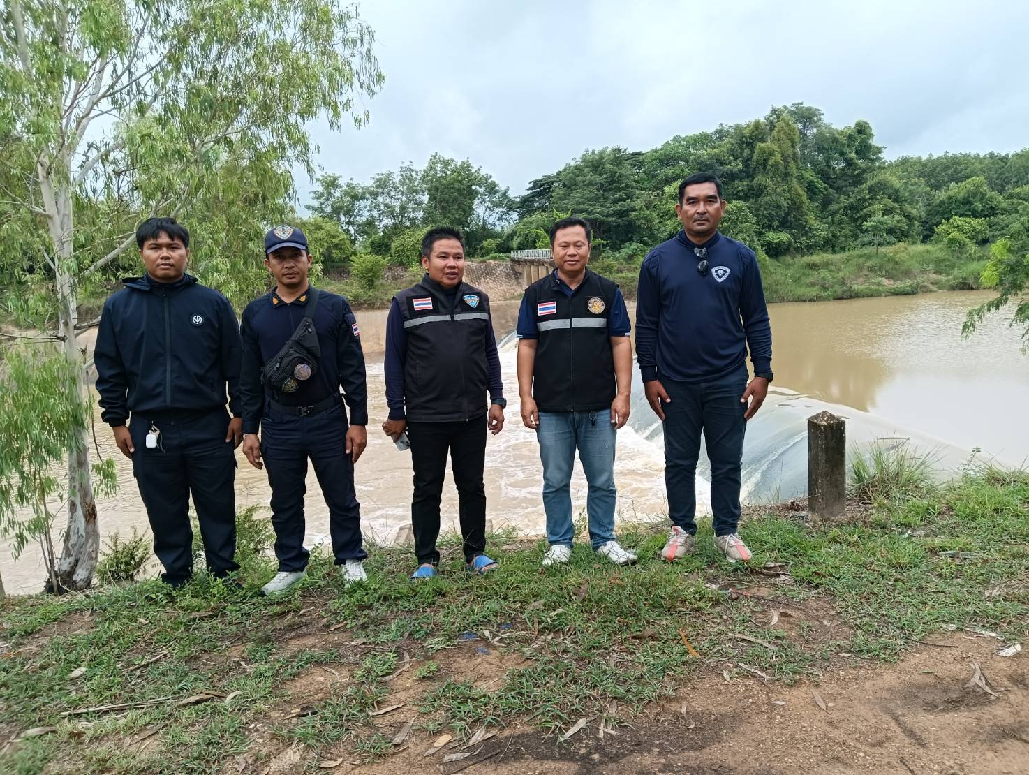ประมงอำเภอโพนทอง ร่วมกับศูนย์ป้องกันและปราบปรามประมงน้ำจืดกาฬสินธุ์ ดำเนินการออกตรวจติดตาม เฝ้าระวังการทำการประมงผิดกฎหมายในช่วงฤดูน้ำแดง ปี 2568 ณ ฝายกั้นลำน้ำยังบ้านคำสมศรี..คลิก