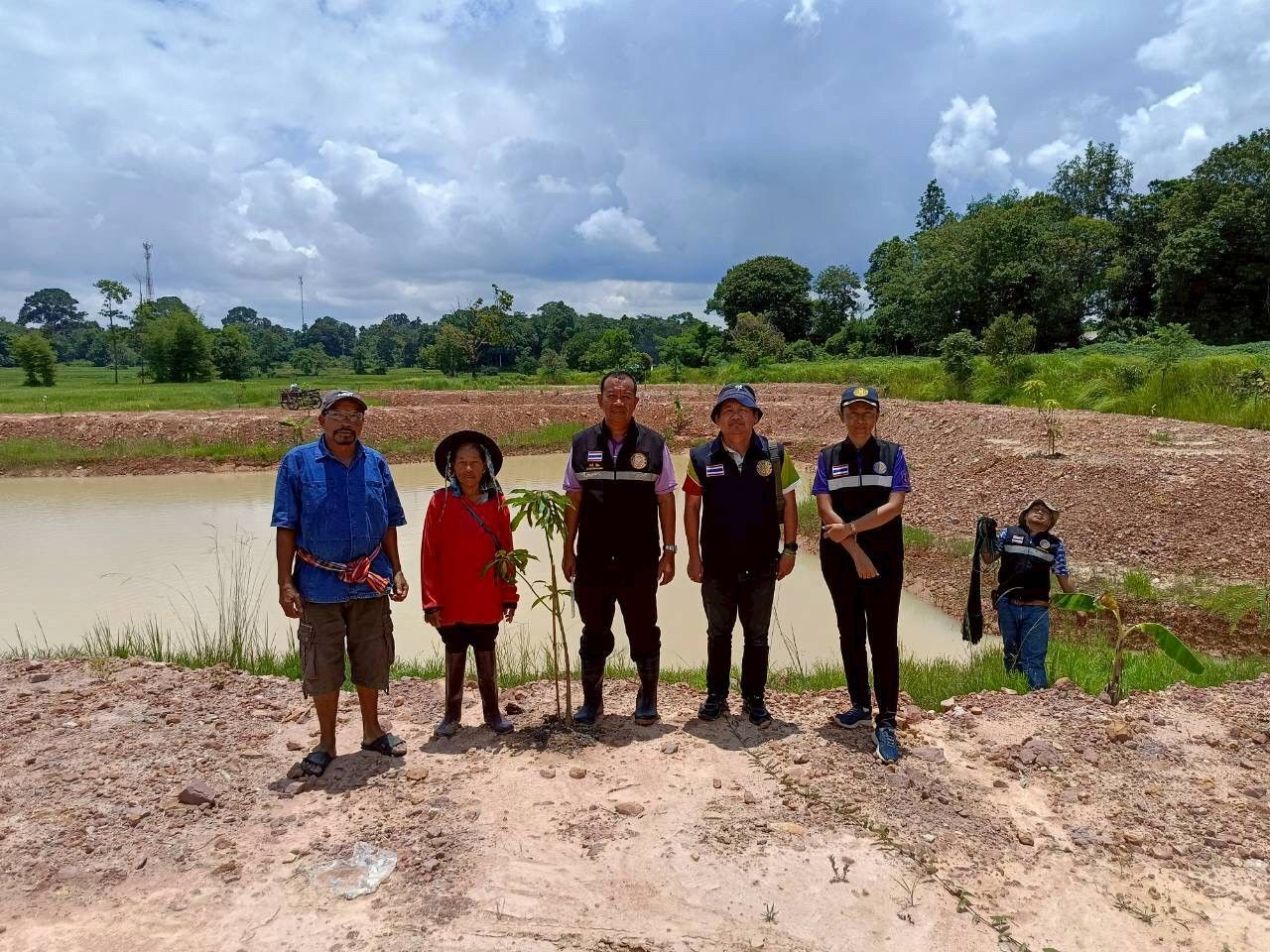 เข้าติดตามผลการเจริญเติบโตของสัตว์น้ำ ที่มอบปัจจัยการผลิตให้แก่เกษตรกร..คลิก
