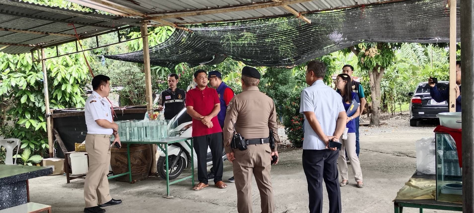 (อ.บางบัวทอง) ตรวจสถานที่ในการขออนุญาตเล่นการพนันกัดปลา