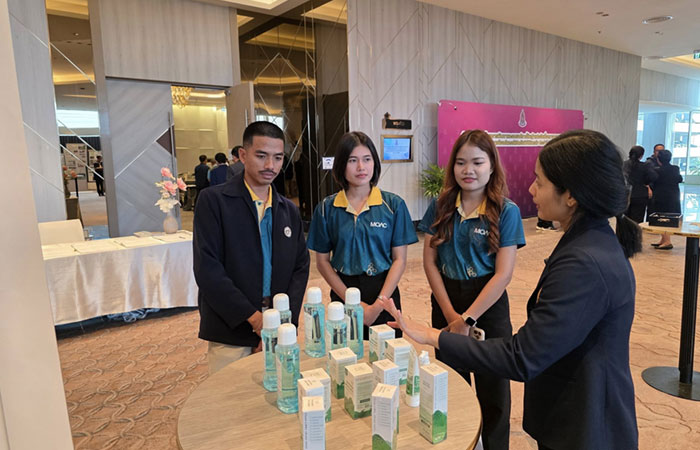 ศูนย์ศึกษาการพัฒนาอ่าวคุ้งกระเบนฯ ร่วมจัดนิทรรศการ และสัมมนาวิชาการโครงการพัฒนาและรณรงค์การใช้หญ้าแฝกอันเนื่องมาจากพระราชดำริ และแนวทางป้องกันกรณีเกิดภัยพิบัติดินถล่ม ประจำปี 2568