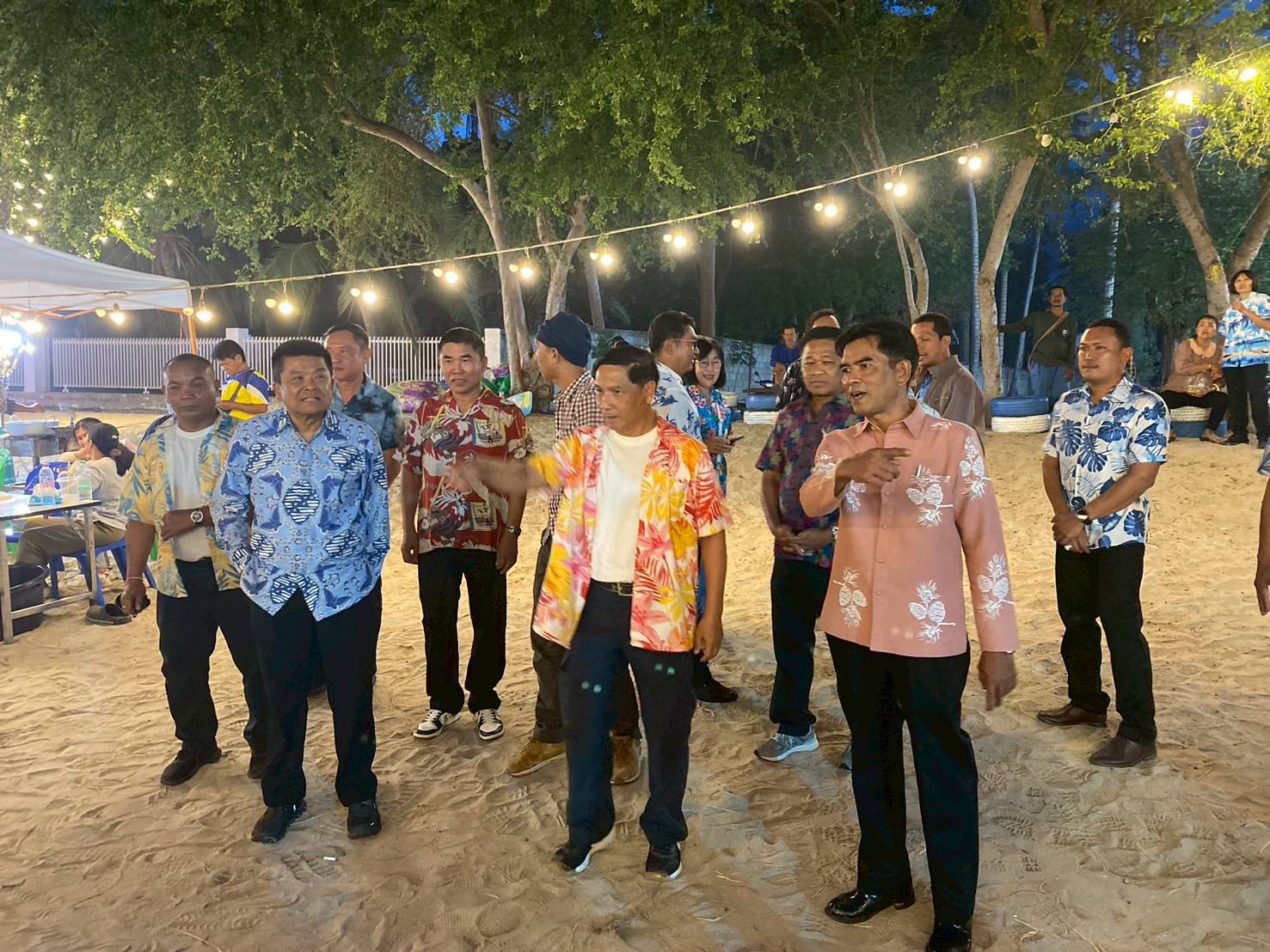 ร่วมพิธีเปิดโครงการส่งเสริมเที่ยว กิน ซื้อ สินค้าประมงพื้นบ้านตำบลเขาแดง “สร้างสรรค์ สิบสานอัตลักษณ์ ประมงยั่งยืน” ครั้งที่ ๒..คลิก
