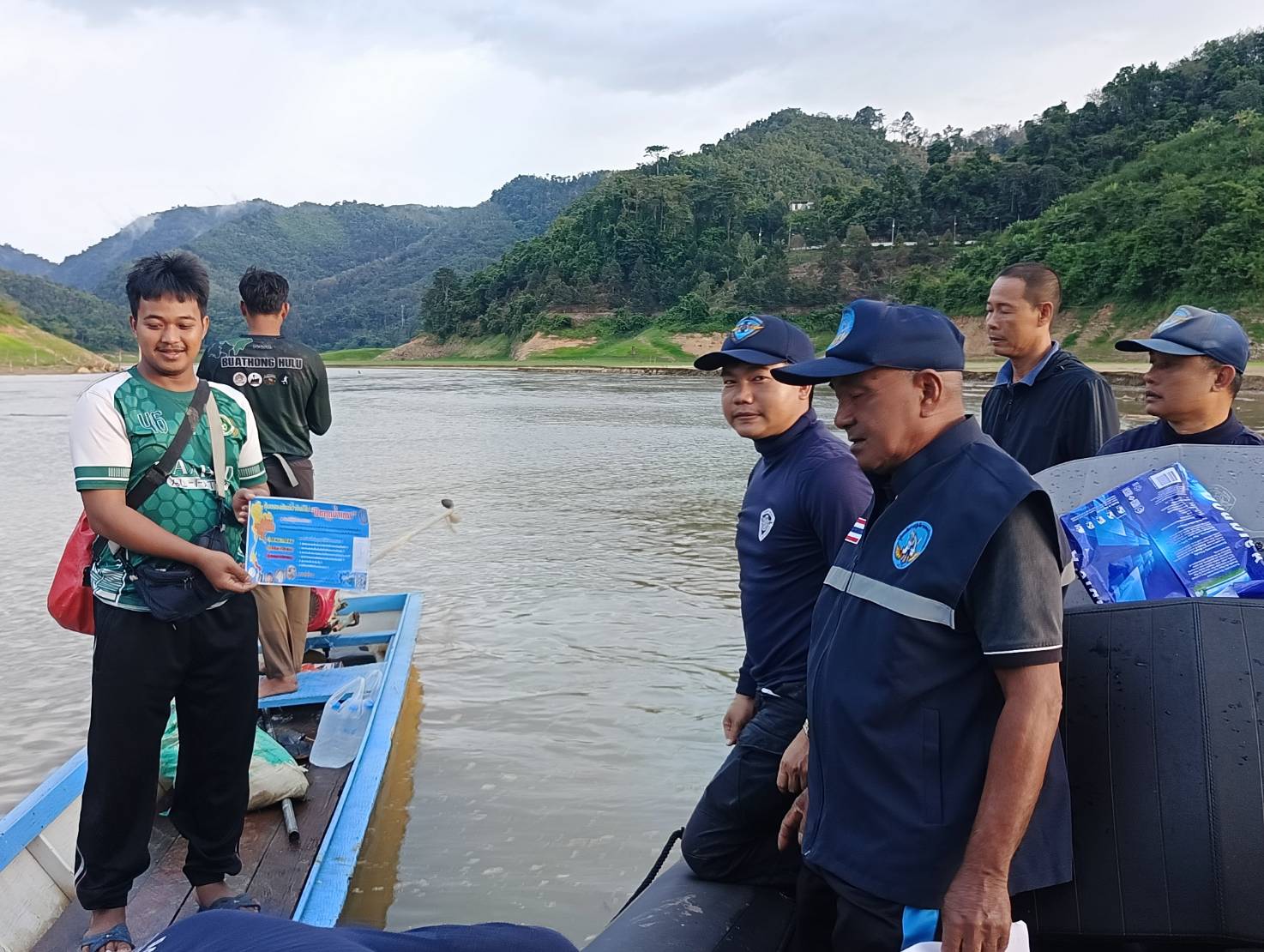 กิจกรรมจิตอาสาพัฒนาชุมชนประมงฯ ร่วมกับกลุ่มเครือข่ายเฝ้าระวังการประมงบ้านตาพะเยา..คลิก