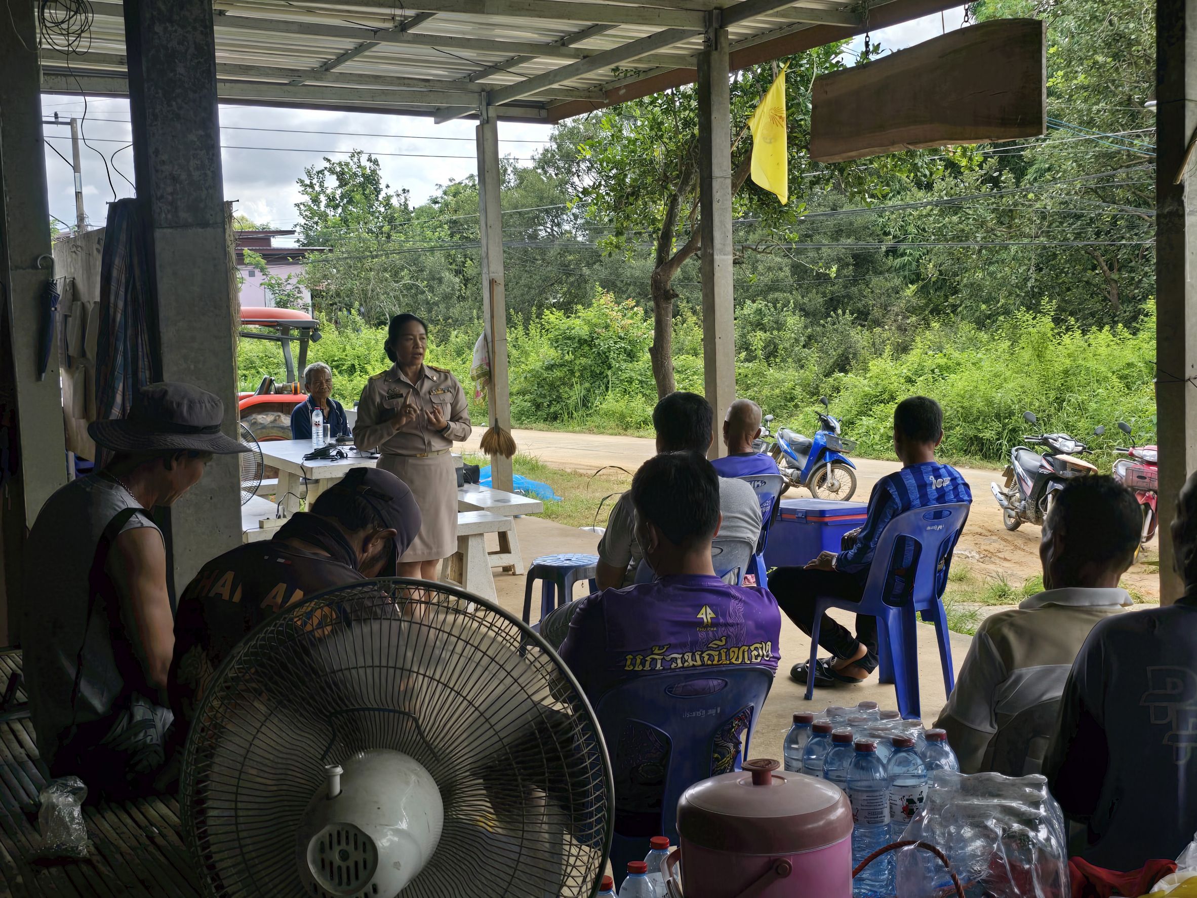 ประมงอำเภอวารินชำราบ ลงพื้นที่ให้บริการรับคำขอขึ้นทะเบียนผู้ทำการประมง(ทบ.3) ในพื้นที่ ตำบลหนองกินเพล อำเภอวารินชำราบ จังหวัดอุบลราชธาานี..คลิก
