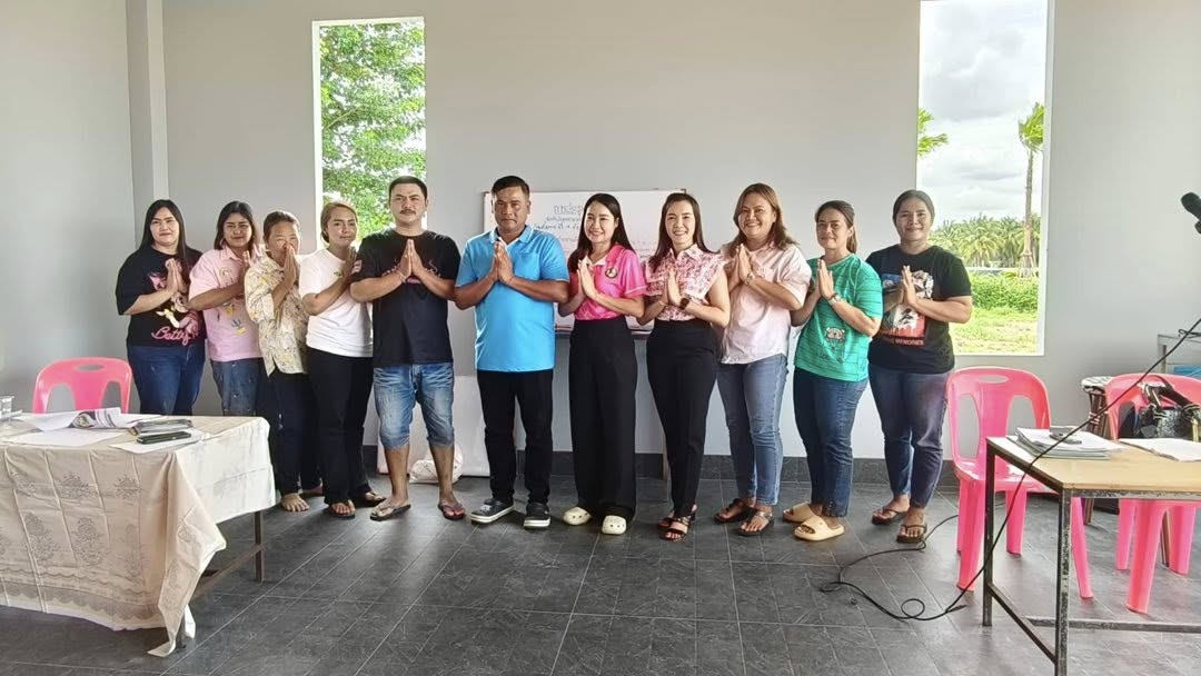 ร่วมดำเนินการจัดตั้งกลุ่มเกษตรกรผู้เลี้ยงกุ้งก้ามกรามเพื่อการส่งออกตำบลโพหัก