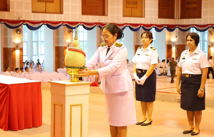 พิธีวางพุ่มดอกไม้ถวายราชสักการะพระบาทสมเด็จพระปรเมนทรมหาอนันทมหิดล พระอัฐมรามาธิบดินทร เนื่องในโอกาสวันคล้ายวันพระบรมราชสมภพครบ 100 ปี