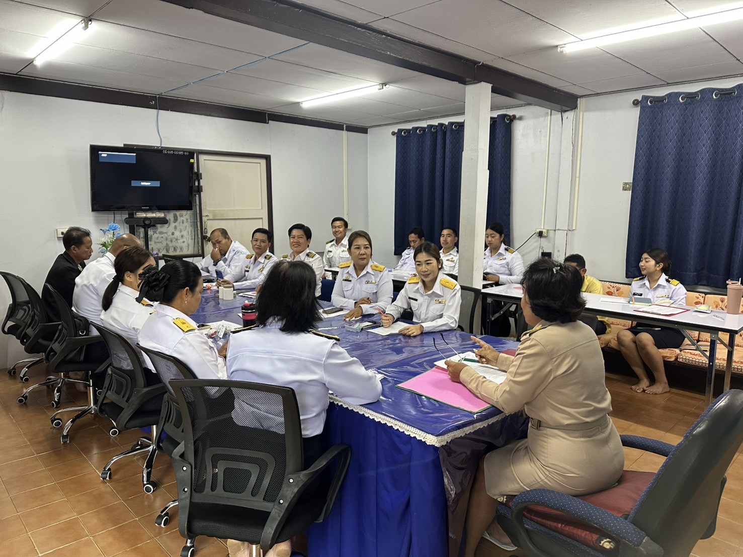 ประชุมข้าราชการ พนักงานราชการ พนักงานจ้างเหมา สังกัดสำนักงานประมงจังหวัดชุมพร ประจำเดือนกันยายน 2568
