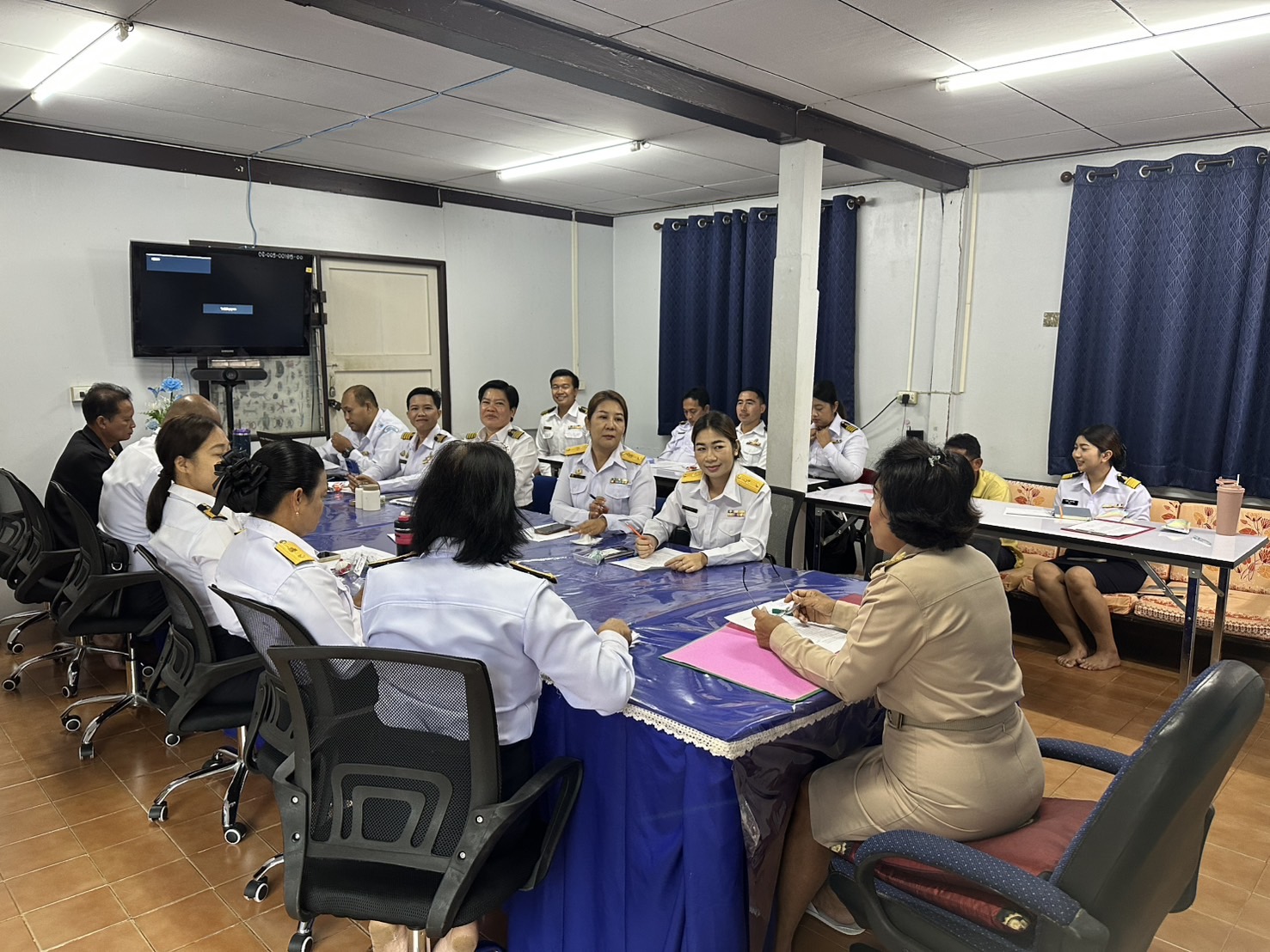 ประชุมข้าราชการ พนักงานราชการ พนักงานจ้างเหมา สังกัดสำนักงานประมงจังหวัดชุมพร ประจำเดือนกันยายน 2568