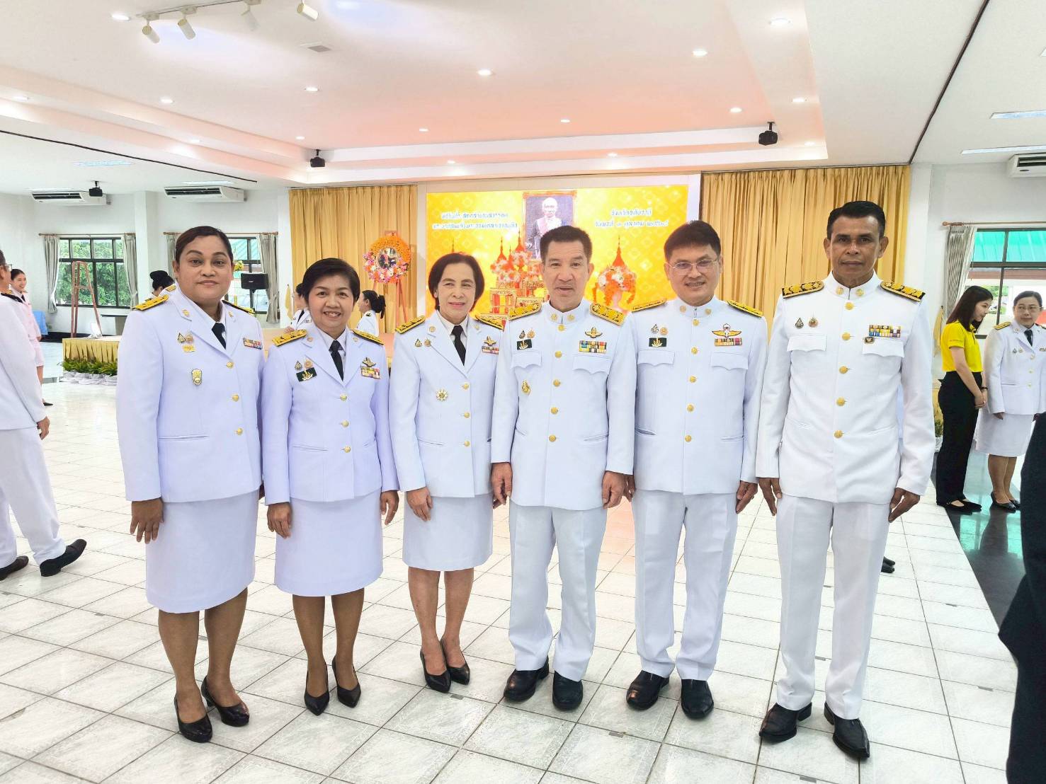 ในวันพุธที่ 1 ตุลาคม 2568 เวลา 08.30 น. นายสุชาติ ผึ่งฉิมพลี ตำแหน่ง ผู้อำนวยการศูนย์วิจัยและพัฒนาการเพาะเลี้ยงสัตว์น้ำจืดอุทัยธานี เข้าร่วมงานพิธีวันที่ระลึกคล้ายวันสวรรคตพระบาทสมเด็จพระจอมเกล้าเจ้าอยู่หัว ณ อาคารสำนักงานเหล่ากาชาดจังหวัดอุทัยธานี โดยมีผู้ว่าราชการจังหวัดอุทัยธานี (นายธีรพัฒน์  คัชมาตย์) เป็นประธาน..คลิก