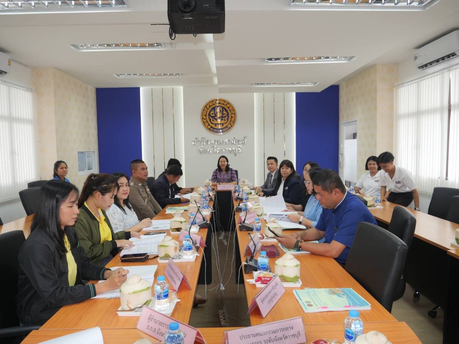 เข้าร่วมประชุมคณะกรรมการเพื่อแก้ไขปัญหาเกษตรกรอันเนื่องมาจากผลิตผลการเกษตรระดับจังหวัด จังหวัดราชบุรี..คลิก