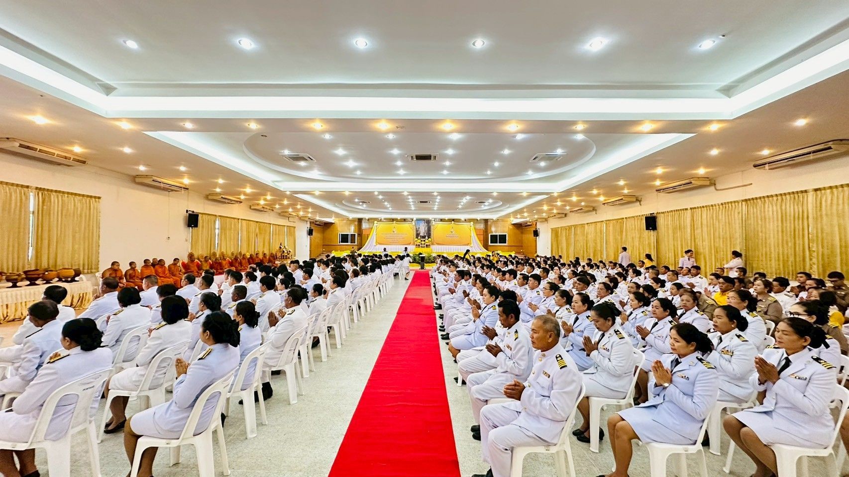 ประมงอำเภอวารินชำราบ ร่วมกิจกรรมเนื่องในวันนวมินทรมหราช วันคล้ายวันสวรรคต พระบาทสมเด็จพระบรมชนกาธิเบศร มหาภูมิพลอดุลยเดชมหาราช บรมนาถบพิตร 13 ตุลาคม..คลิก