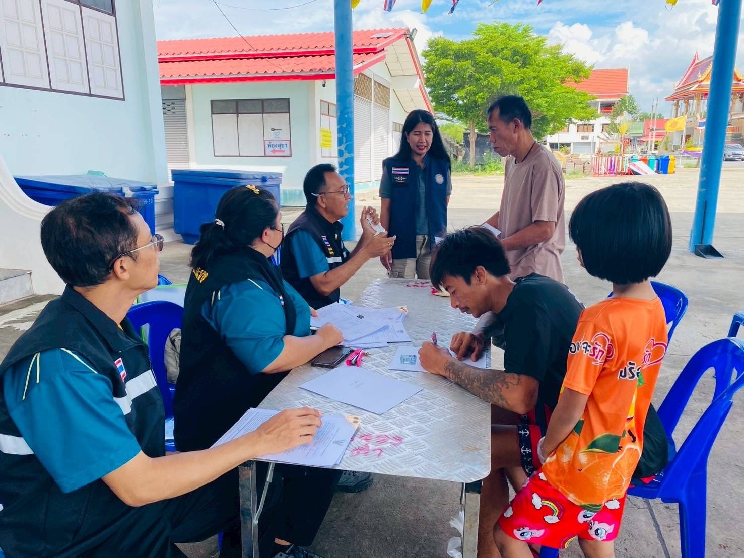 สำนักงานประมงพื้นที่กรุงเทพมหานคร ลงพื้นที่มอบใบอนุญาตให้ทำการเพาะเลี้ยงสัตว์น้ำซึ่งเป็นสาธารณสมบัติของแผ่นดิน (แปลงเพาะเลี้ยงหอย)
