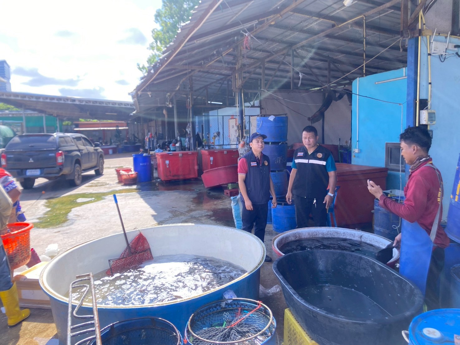 ตรวจสอบความเสี่ยงในพื้นที่ ตลาดรัตนธรรม และตลาดรุ่งทวีทรัพย์ 