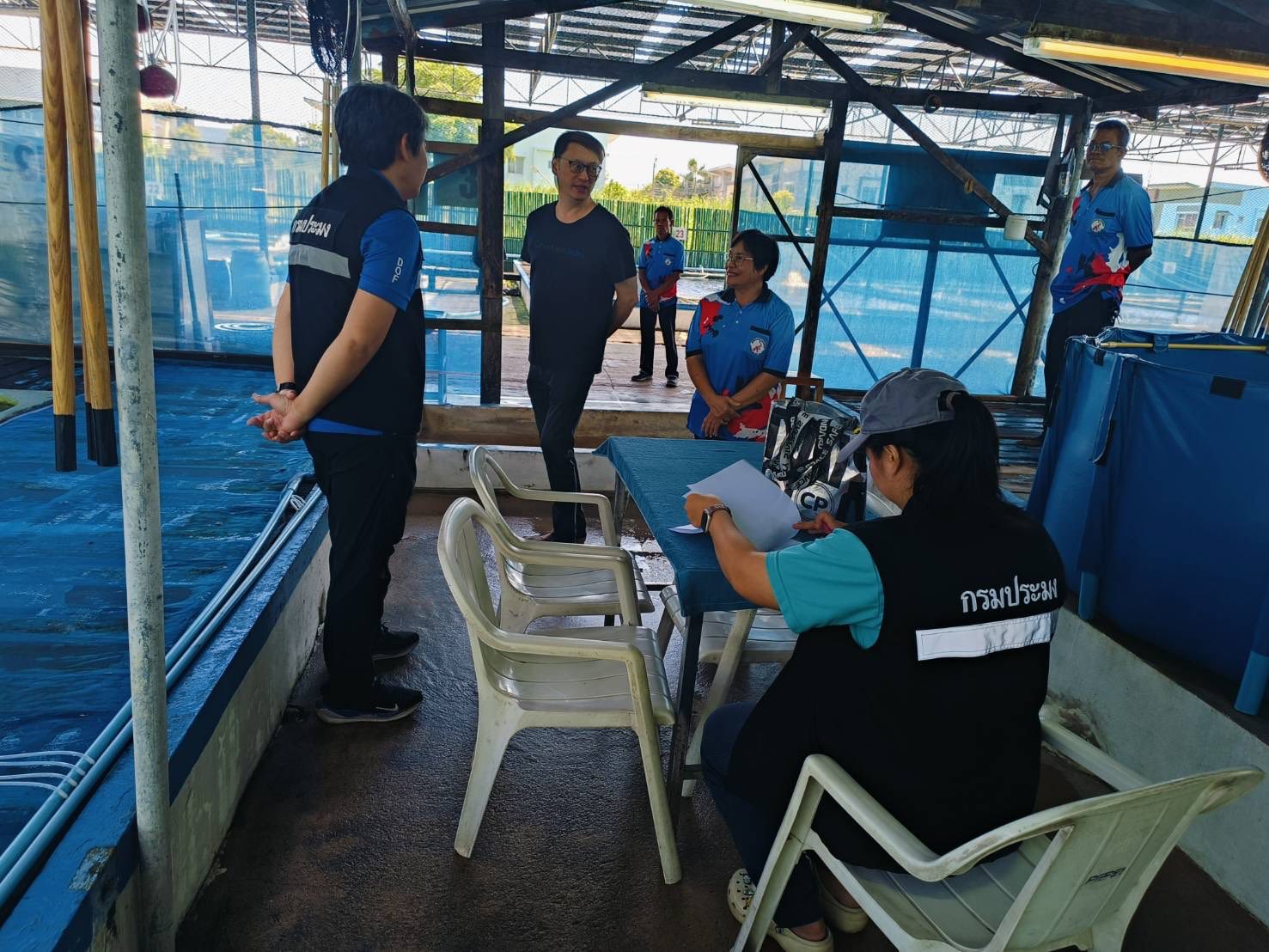 สำนักงานประมงพื้นที่กรุงเทพมหานคร ลงพื้นที่ตรวจประเมินสถานกักกันสัตว์น้ำที่ขอต่ออายุสถานกักกันสัตว์น้ำ ประจำปี 2568