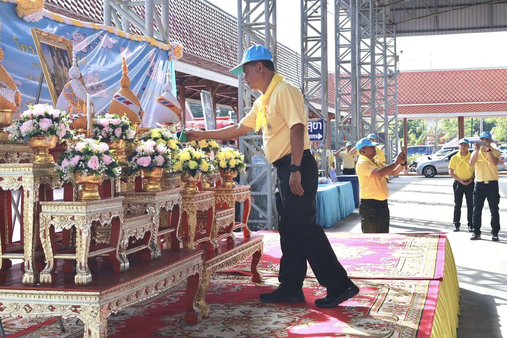 ร่วมกิจกรรมกิจกรรมจิตอาสาบำเพ็ญสาธารณประโยชน์และบำเพ็ญสาธารณกุศล เนื่องในวันปิยมหาราช (วันคล้ายวันสวรรคตพระบาทสมเด็จพระจุลจอมเกล้าเจ้าอยู่หัว)..คลิก