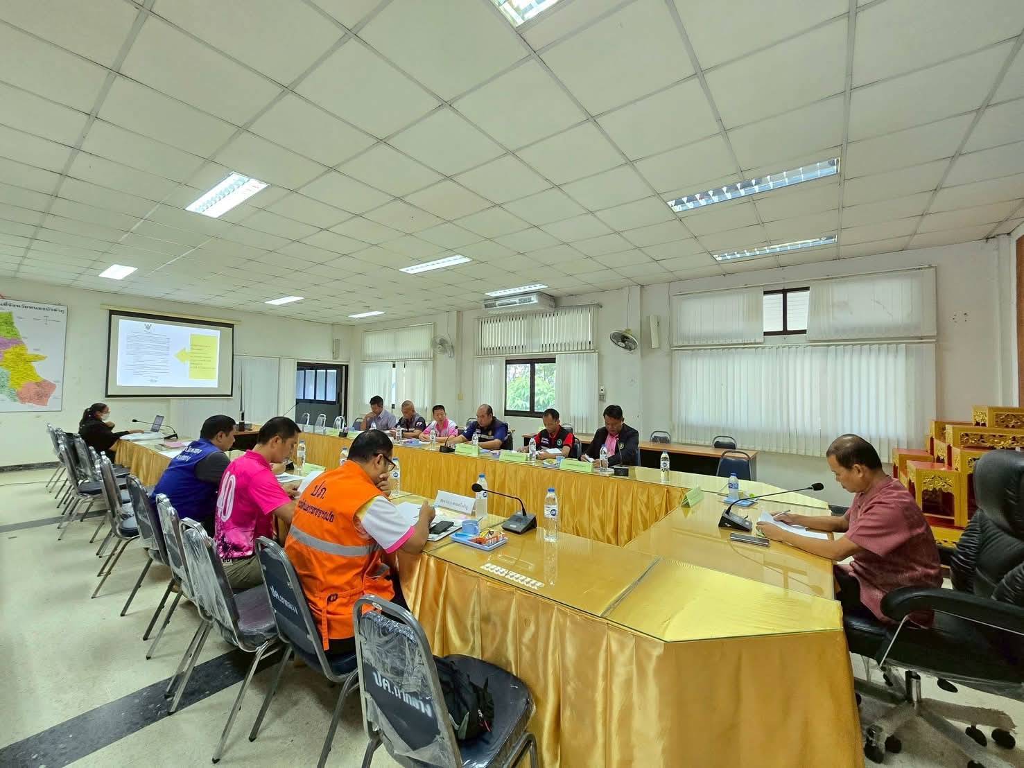 เข้าร่วมประชุมคณะกรรมการให้ความช่วยเหลือผู้ประสบภัยพิบัติกรณีฉุกเฉินอำเภอนากลาง (ก.ช.ภ.อ.)..คลิก