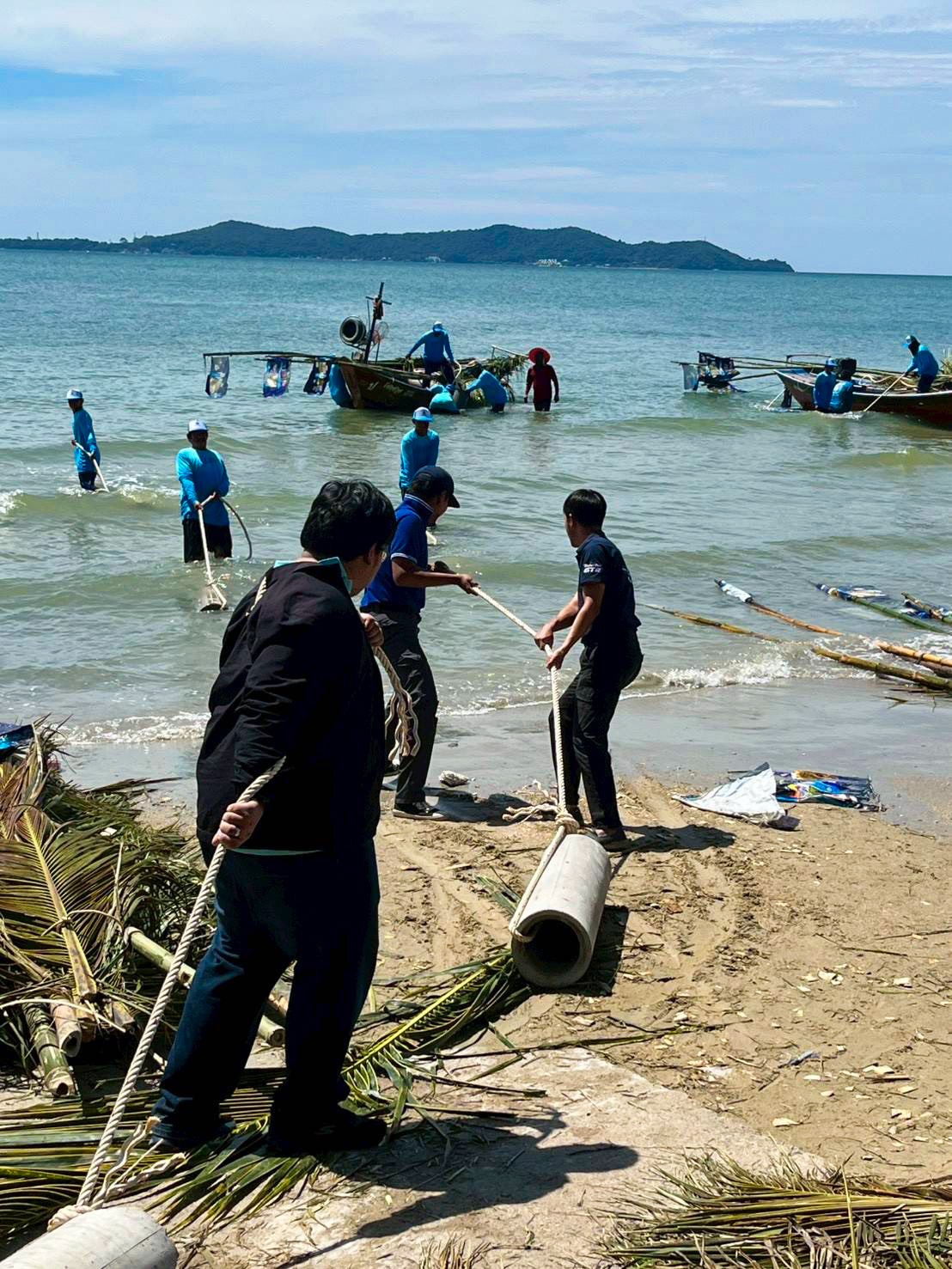 เข้าร่วมโครงการจัดสร้างแหล่งอาศัยสัตว์ทะเลด้วยซั้งกอ กลุ่มประมงเรือเล็กจังหวัดระยอง ประจำปี 2568..คลิก