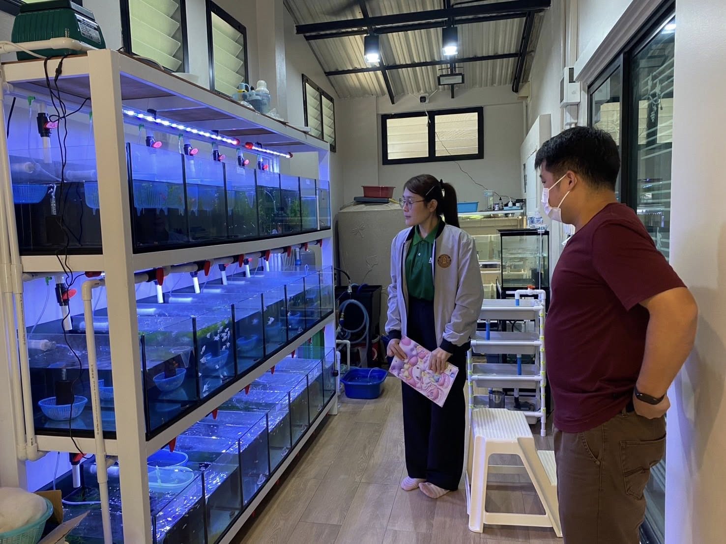 สำนักงานประมงพื้นที่กรุงเทพมหานคร ลงพื้นที่ให้บริการขึ้นทะเบียนเกษตรกร