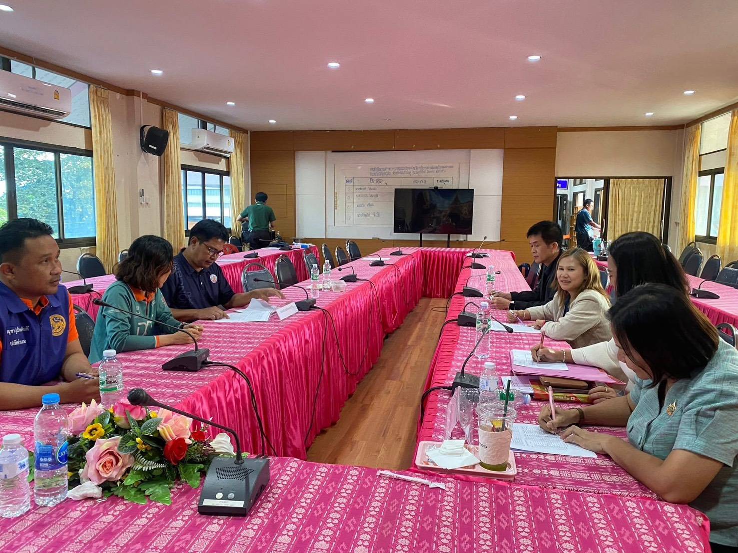 ร่วมประชุมคณะทำงานขับเคลื่อนงานด้านการเกษตรระดับอำเภอ เรื่อง การจัดทำปฏิทินผลผลิตสินค้าเกษตรรายเดือนระดับจังหวัด เพื่อการบริหารจัดการด้านความมั่นคงอาหารและโภชนาการ ปีการผลิต 2568 ครั้งที่ 1/2569..คลิก