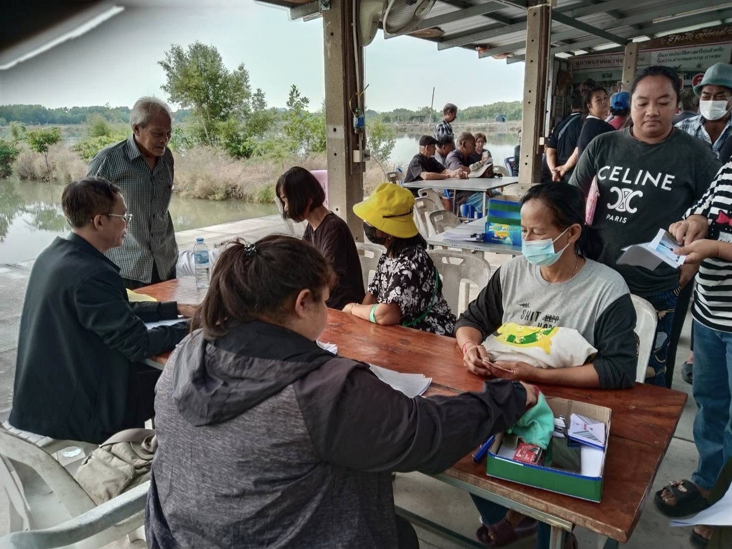 สำนักงานประมงพื้นที่กรุงเทพมหานครลงพื้นที่ให้บริการขึ้นทะเบียน/ต่อทะเบียน และปรับปรุงทะเบียนเกษตรกรผู้เลี้ยงสัตว์น้ำ เขตบางขุนเทียน กรุงเทพมหานคร