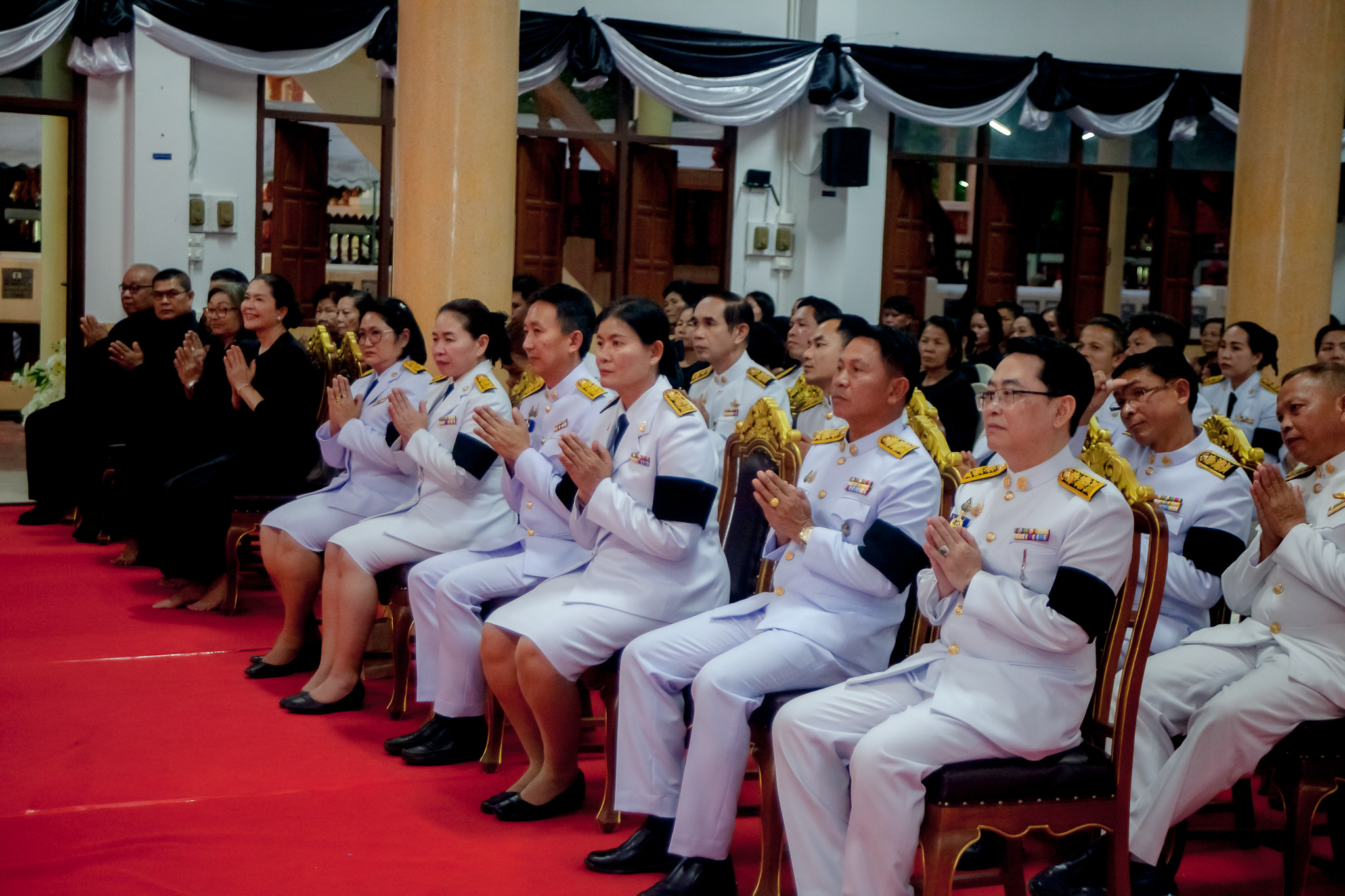 ร่วมพิธีสวดพระพุทธมนต์และพิธีส