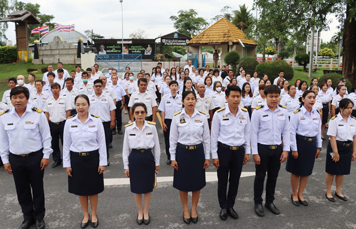 ธ สถิตในดวงใจ ไทยนิรันดร์ น้อมรำลึกในพระมหากรุณาธิคุณ สมเด็จพระนางเจ้าสิริกิติ์ พระบรมราชินีนาถ พระบรมราชชนนีพันปีหลวง..คลิก