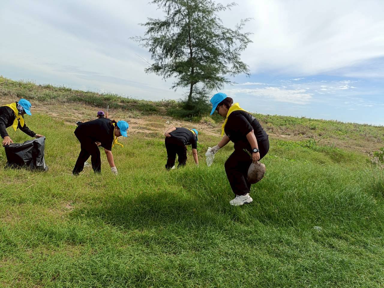 กิจกรรมจิตอาสาบำเพ็ญสาธารณประโยชน์และบำเพ็ญสาธารณกุศลเนื่องในวันนวมินทรมหาราช 13ตุลาคม2568
