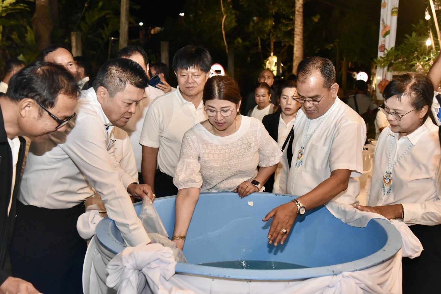 กรมประมงจัดกิจกรรมปล่อยพันธุ์สัตว์น้ำ โครงการเพิ่มผลผลิตสัตว์น้ำในแหล่งน้ำชุมชน