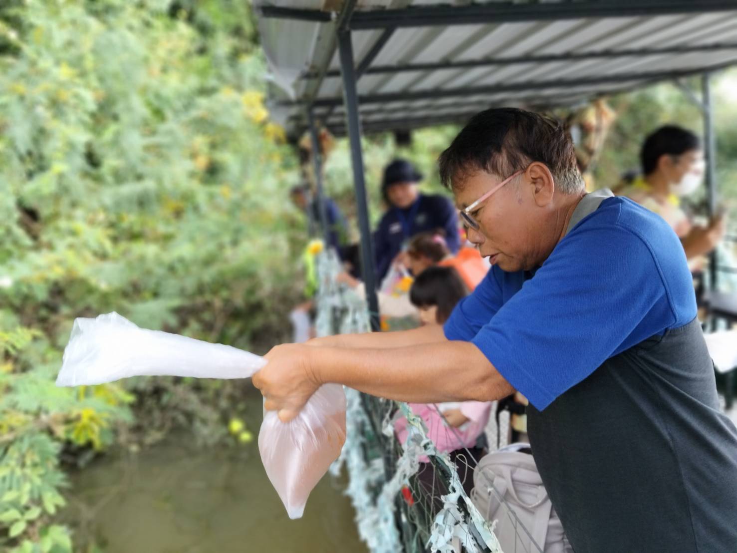 ดำเนินกิจกรรมจิตอาสาพัฒนาชุมชนประมง  (1 ศูนย์ 1 หน่วย 1 ชุมชนประมงต้นแบบ) 