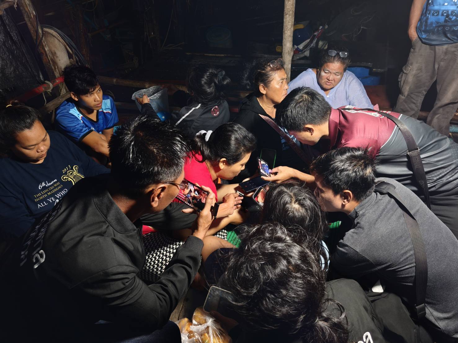 ติดตาม ประสานงาน บุคคลสูญหายและเรือประมงประเภทลากหมึก..คลิก