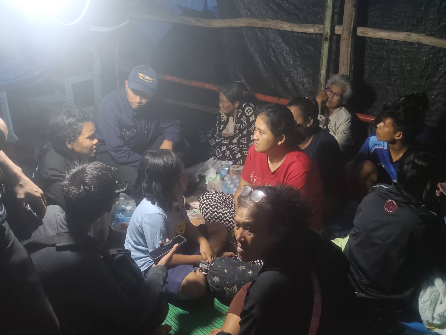 ติดตาม ประสานงาน บุคคลสูญหายและเรือประมงประเภทลากหมึก