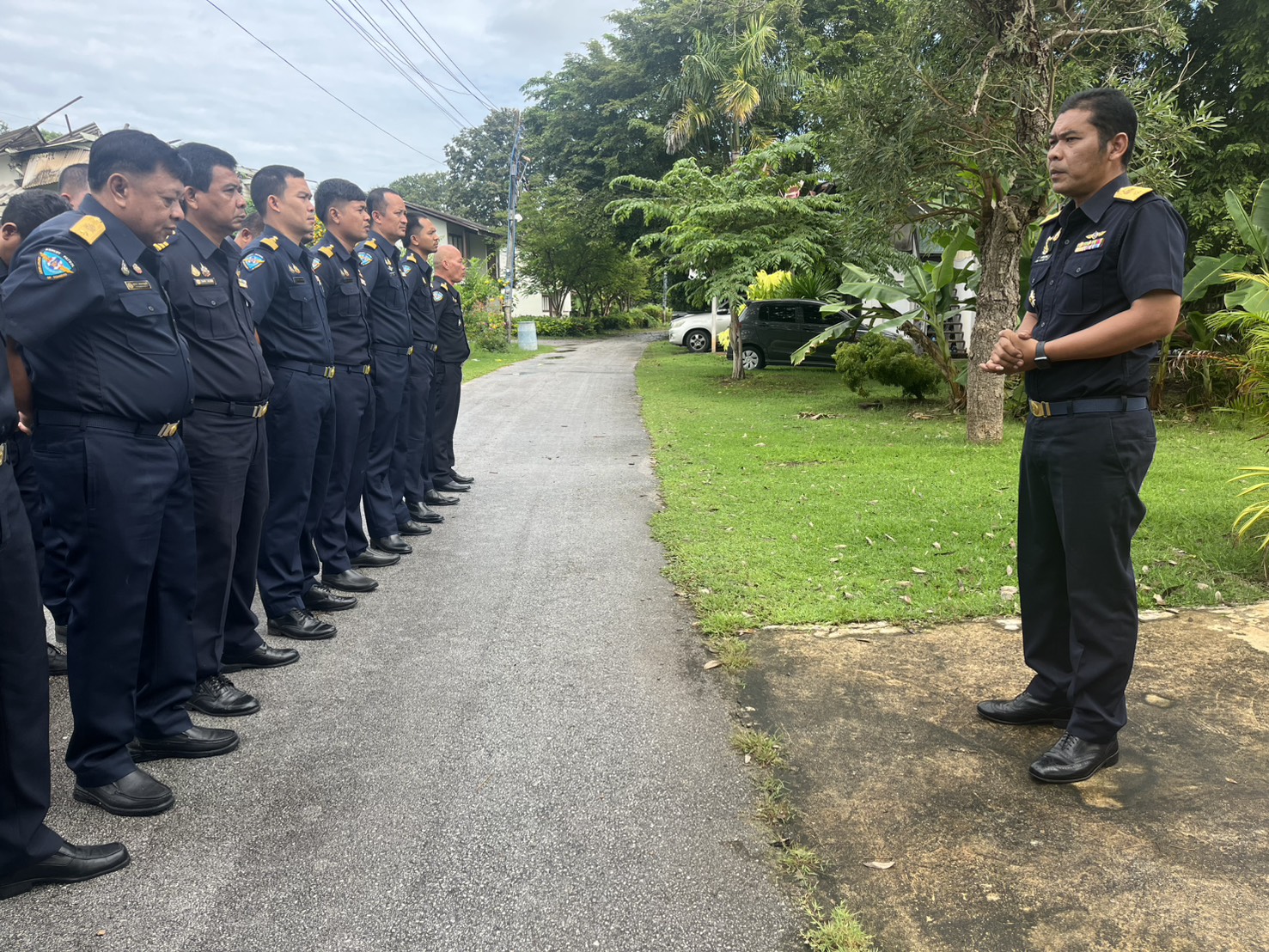 ร่วมทำกิจกรรมหน้าเสาธงและมอบหมายงานประจำสัปดาห์