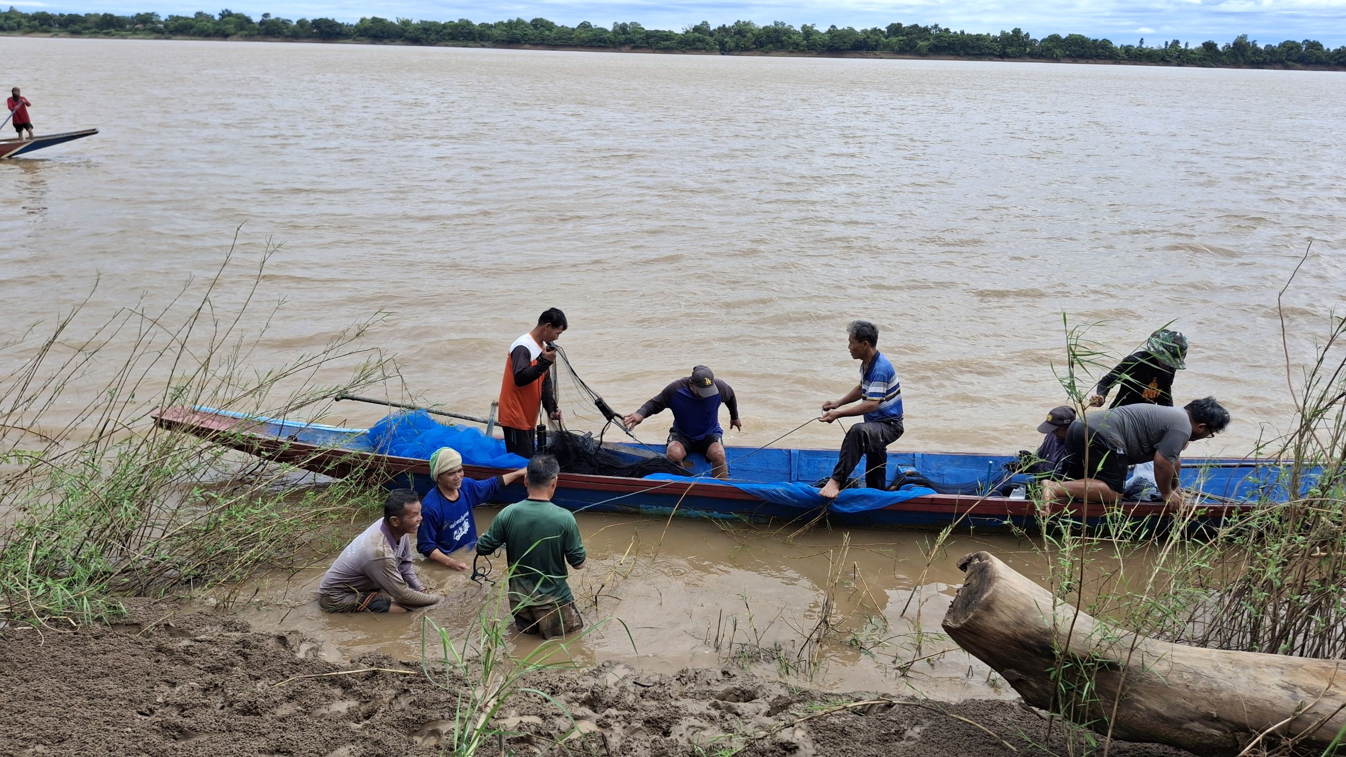 ร่วมเป็นผู้กำกับดูแล ในการทำการประมงเพื่อประโยชน์ทางวิชาการ..คลิก