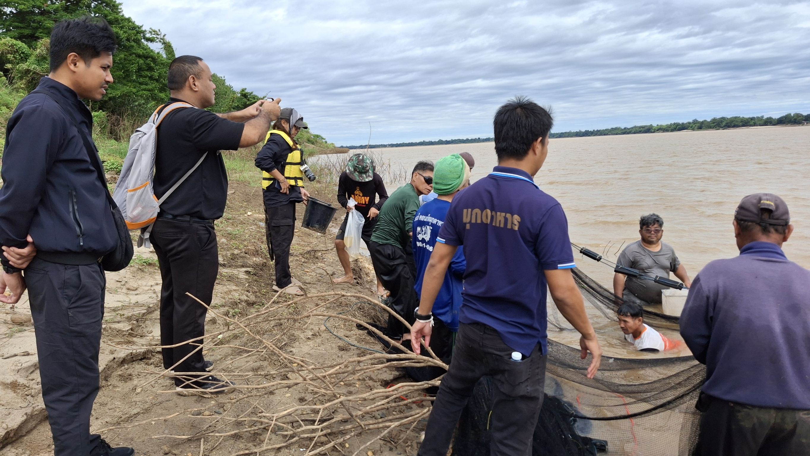 ร่วมเป็นผู้กำกับดูแล ในการทำการประมงเพื่อประโยชน์ทางวิชาการ 