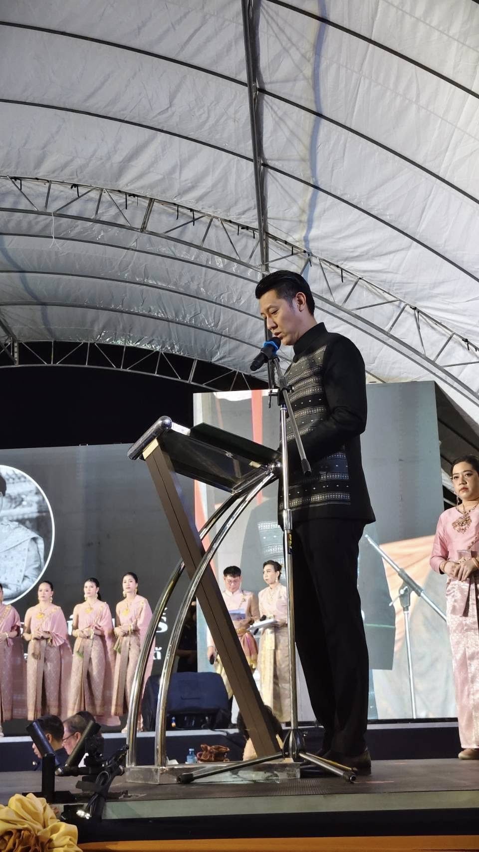 ร่วมพิธีเปิดงานประเพณีลอยกระทง และร่วมลอยกระทง ประจำปี 2568