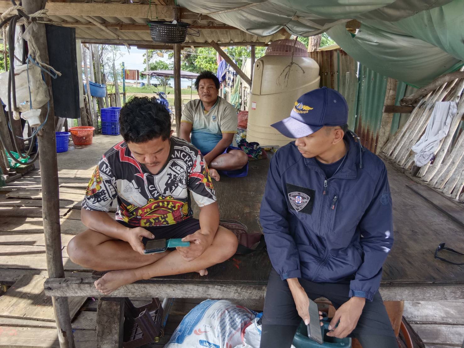 ออกปฏิบัติงานการควบคุมเฝ้าระวังการทำประมงพื้นที่ทะเลชายฝั่ง