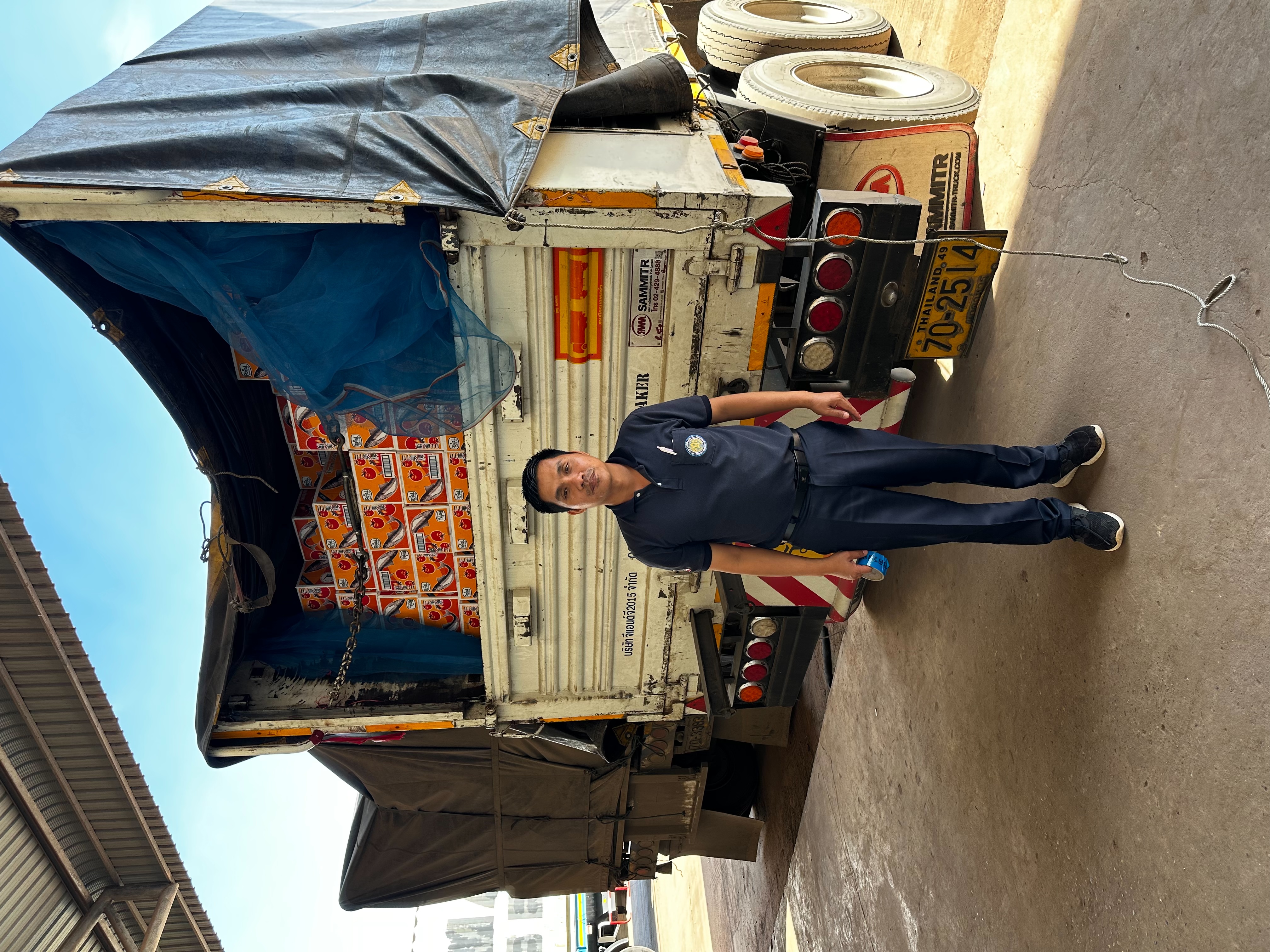 ข่าวกิจกกรมวันที่ 5 พฤศจิกายน 2568 เจ้าหน้าที่ด่านตรวจประมงนครพนม ตรวจสอบผลิตภัณฑ์สัตว์น้ำส่งออก ชนิด ปลาซาร์ดีน ในซอสมะเขือเทศ บรรจุกระป๋อง ปริมาณ 11,935 กิโลกรัม ณ อาคารตรวจสินค้าและเก็บของกลาง ด่านศุลกากรนครพนม