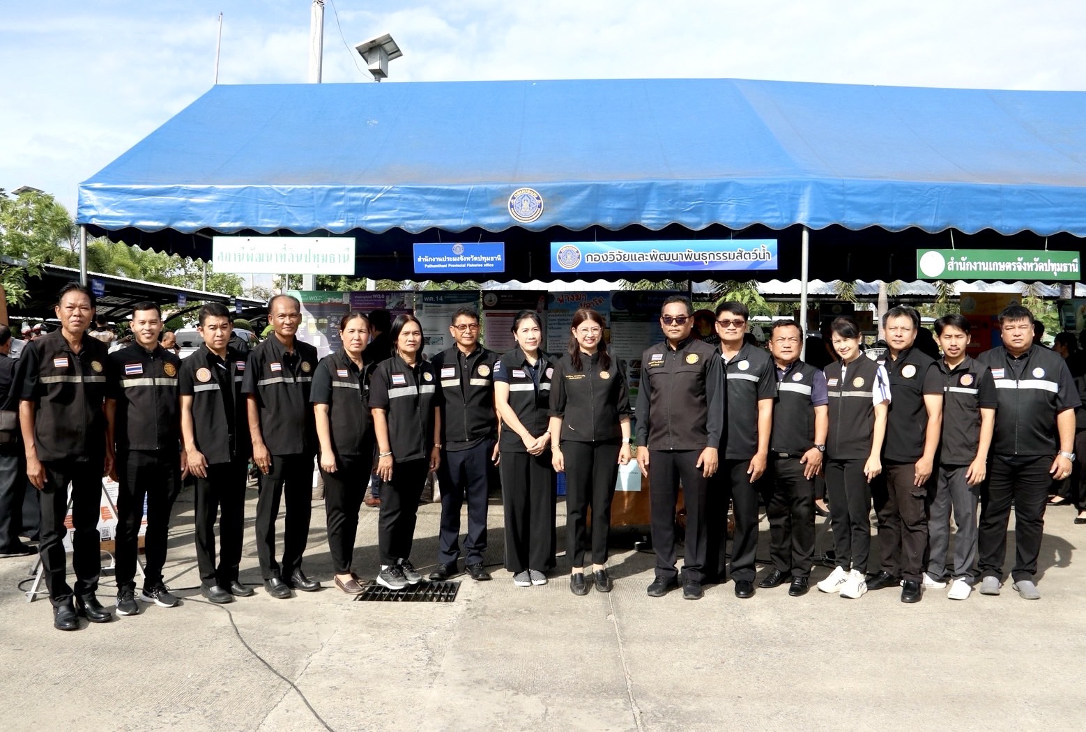 อธิบดีกรมประมง ร่วมลงพื้นที่ติดตามการบริหารจัดการน้ำและสถานการณ์น้ำในพื้นที่จังหวัดปทุมธานี..คลิก