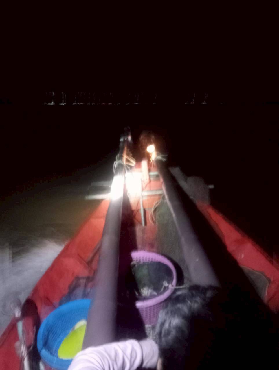 ออกปฏิบัติงานควบคุมการทําประมงในเขตทะเลชายฝั่ง