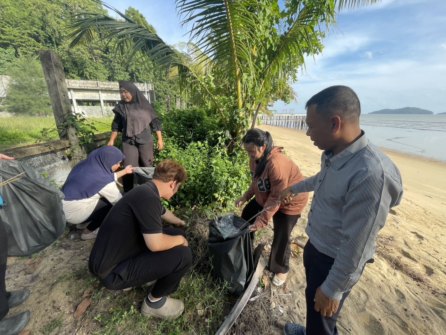 จัดกิจกรรมจิตอาสาบำเพ็ญสาธารณประโยชน์และสาธารณกุศลถวายพระราชกุศล เนื่องในนวมินทรมหาราช 13 ตุลาคม 2568 และวันปิยมหาราช 23 ตุลาคม 2568