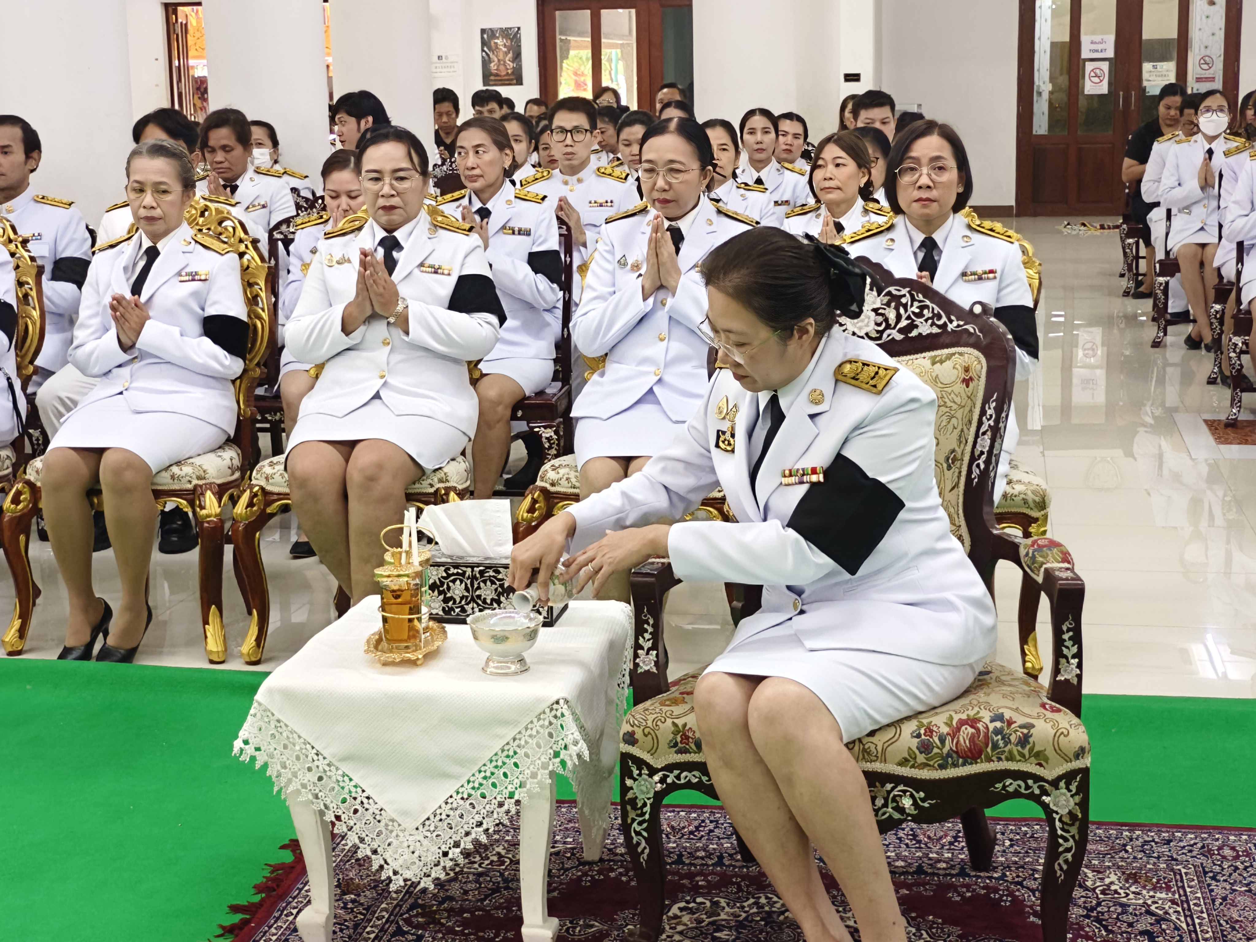 พิธีบำเพ็ญกุศลสวดพระอภิธรรมอุทิศถวายพระราชกุศล แด่สมเด็จพระนางเจ้าสิริกิติ์พระบรมราชินีนาถ พระบรมราชชนนี พันปีหลวง..คลิก