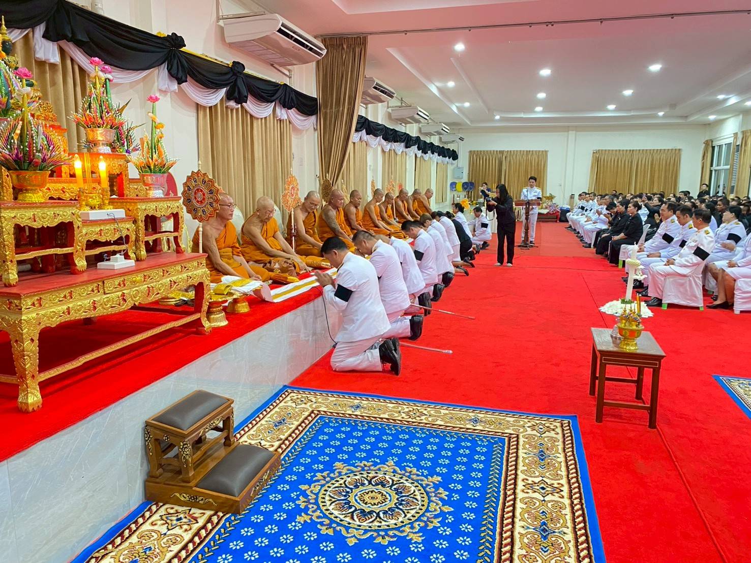 ร่วมพิธีบำเพ็ญกุศลปัณรสมวาร (15 วัน) เพื่ออุทิศเป็นพระราชกุศล สมเด็จพระนางเจ้าสิริกิติ์ พระบรมราชินีนาถ พระบรมราชชนนีพันปีหลวง
