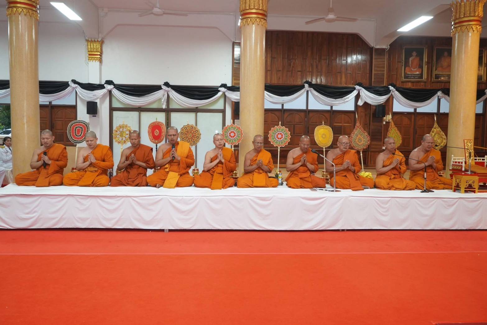 ร่วมพิธีบำเพ็ญกุศลปัณรสมวาร (15 วัน) และพิธีสวดพระอภิธรรม เพื่ออุทิศเป็นพระราชกุศลแด่ สมเด็จพระนางเจ้าสิริกิติ์ พระบรมราชินีนาถ พระบรมราชชนนีพันปีหลวง..คลิก