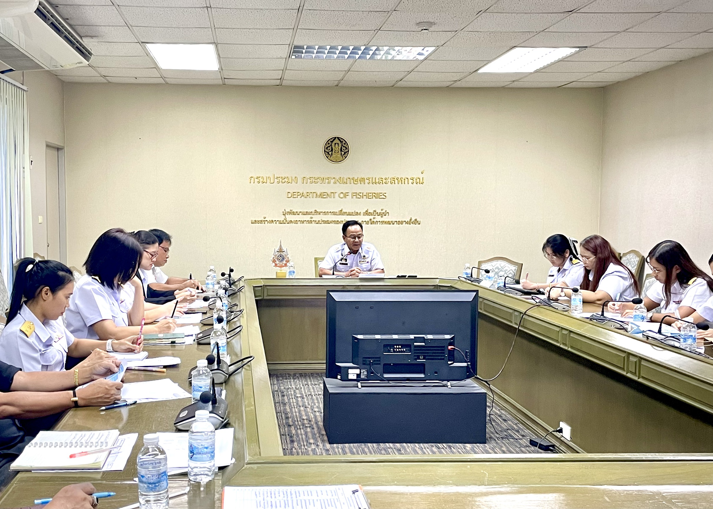 วันที่ 10 พฤศจิกายน 2568 เวลา 13.30 น. นายศุภกิตติ์ ใสกระจ่าง เลขานุการกรม เป็นประธานการประชุมหารือหัวหน้ากลุ่ม/ฝ่าย ของสำนักงานเลขานุการกรม ครั้งที่ 8/2568