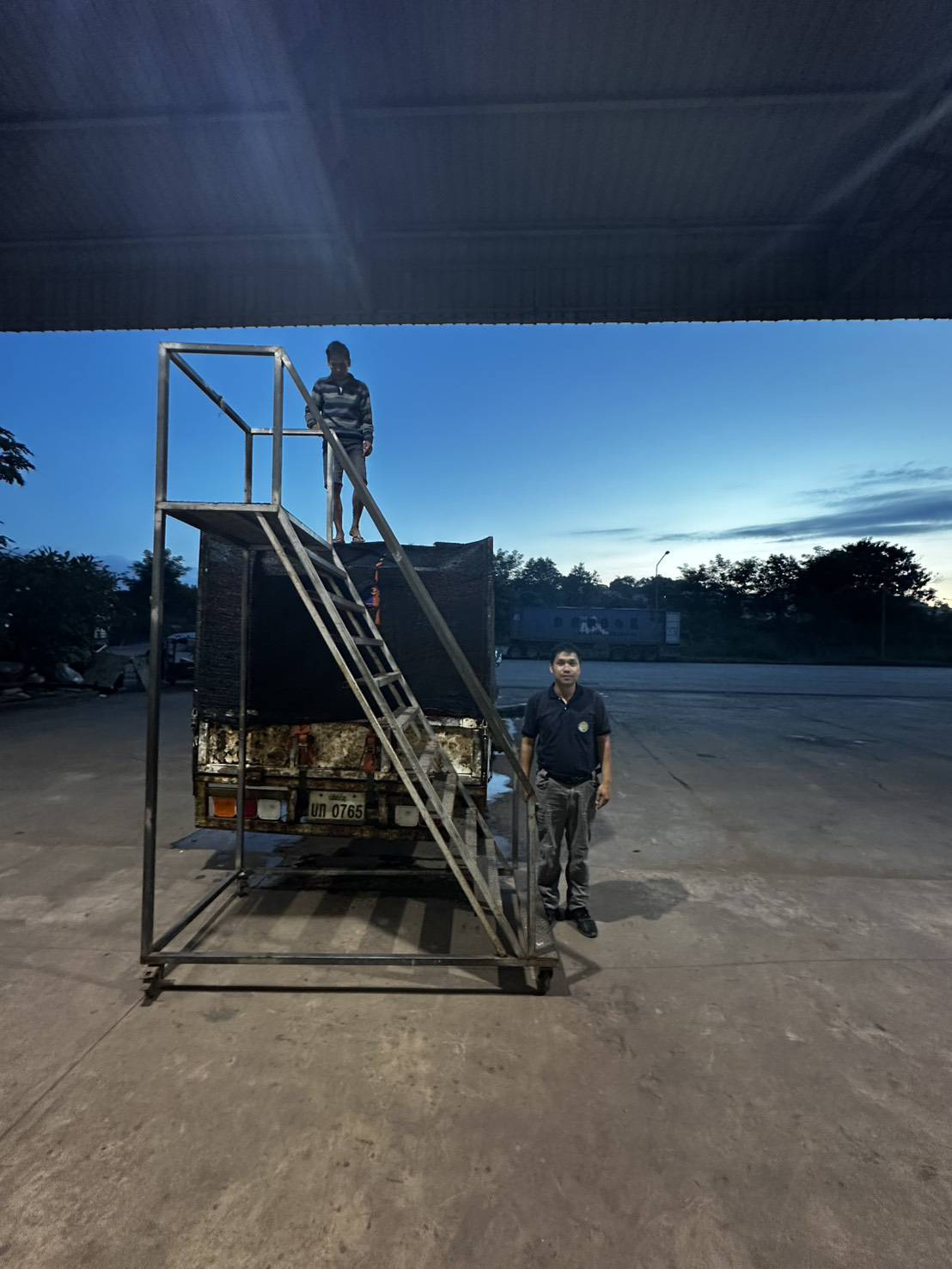 ข่าวกิจกรรม วันที่ 11 พฤศจิกายน 2568 เจ้าหน้าที่ด่านตรวจประมงนครพนม ดำเนินการตรวจสอบปลาดุกแอฟริกา มีชีวิต น้ำหนัก 7,500 กิโลกรัม ณ จุดผ่านแดนถาวรสะพานมิตรภาพไทย-ลาว แห่งที่ 3 นครพนม -คำม่วน